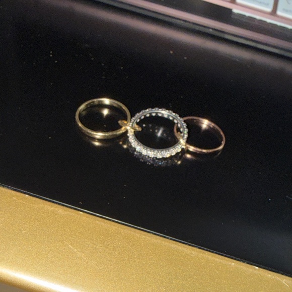 10K Tri Color Intertwining Stackable Band - Picture 4 of 4